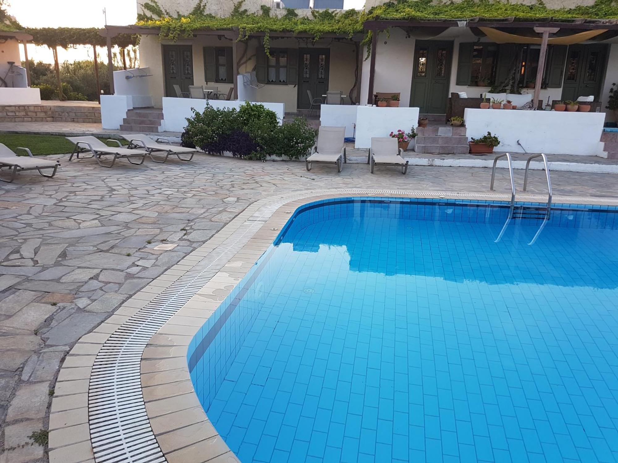 Aeolus Pool Apts Palekastro Eksteriør billede